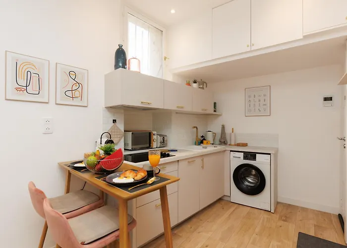 Aurea Yourhosthelper Daire *